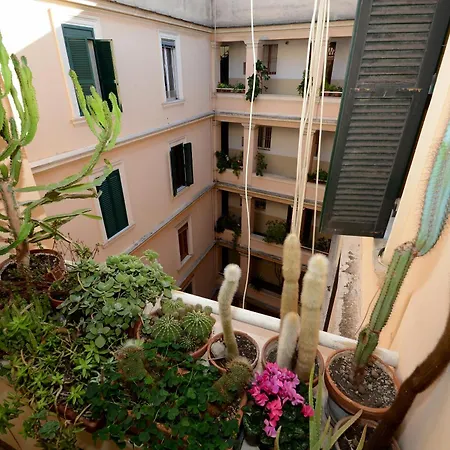 Natale Del Grande Stylish アパート