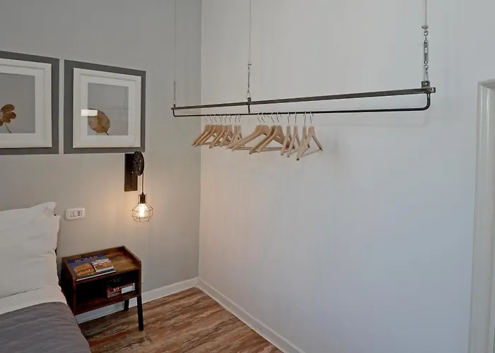 Natale Del Grande Stylish アパート